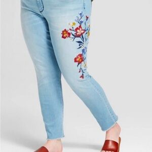 Universal Thread Floral Embroidered Blue jeans